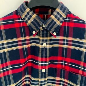 Brooks Brothers Red Fleece Plaid Oxford. Never worn. Men’s size M